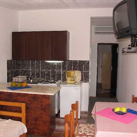 Ljuba Hotel Stara Novalja Buitenkant foto